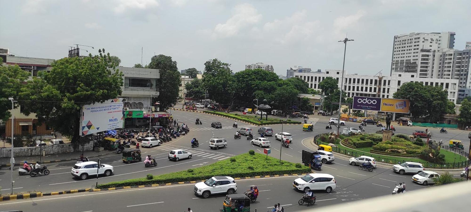 Hotel Earth Inn, Subhash Bridge, Rto Circle, アーメダバード エクステリア 写真