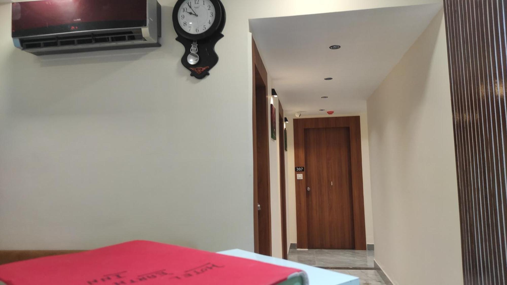 Hotel Earth Inn, Subhash Bridge, Rto Circle, アーメダバード エクステリア 写真
