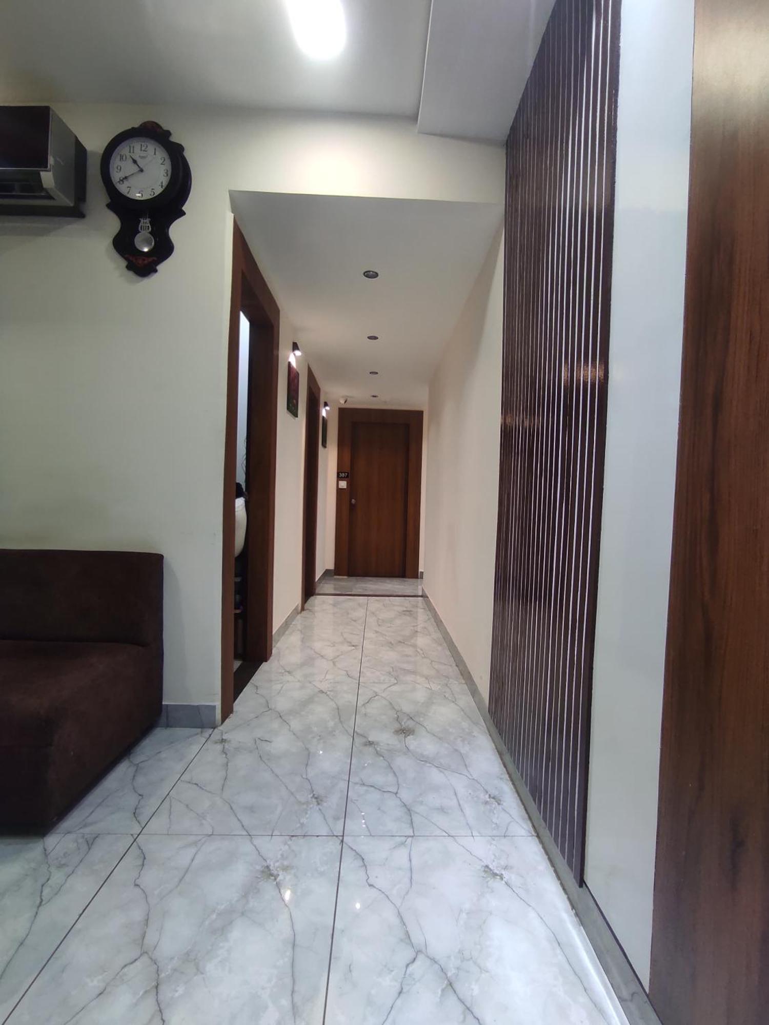 Hotel Earth Inn, Subhash Bridge, Rto Circle, アーメダバード エクステリア 写真